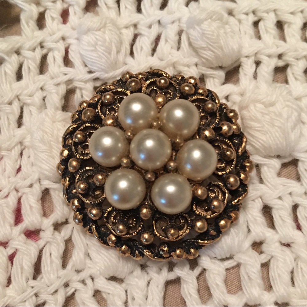 🦋Vintage Signed Barclay Faux Pearl Brooch🦋